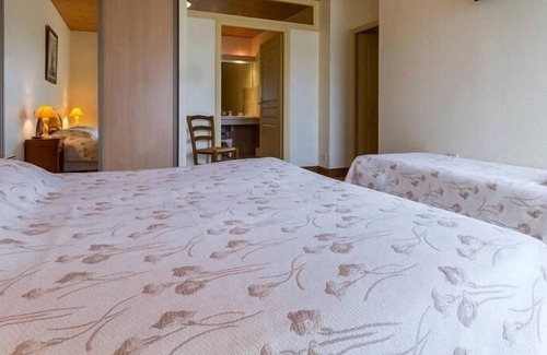 Vieillevigne Cottage | Gite Vieillevigne, 3 bedrooms, 9 persons