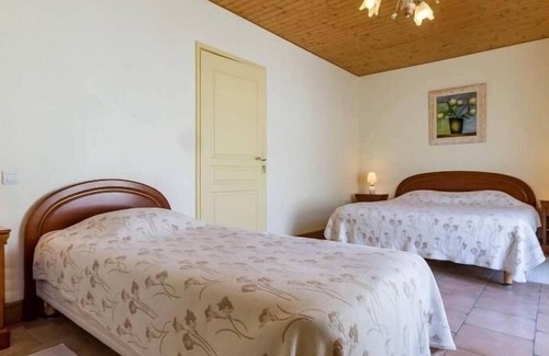Vieillevigne Cottage | Gite Vieillevigne, 3 bedrooms, 9 persons