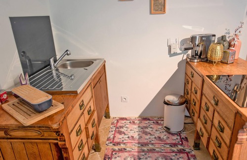 Faucon House | Gîte with airco and heated pool, 1 km from village