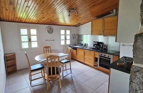 Labeaume House | Gîte with character and comfort for 8 people, swimming pool, boulodrome.