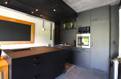Heyd House | Gite with pool table, hot tub and sauna