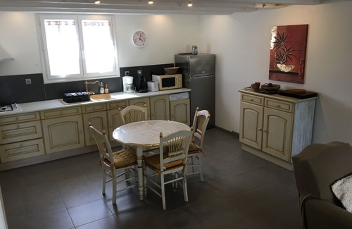 Arles Cottage | Gite with swimming pool and jacuzzi