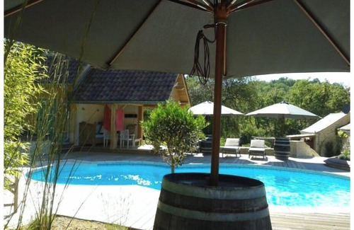 Salviac Cottage | Gite with swimming pool, in a quiet bucolic setting
