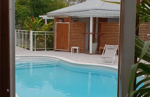 Saint-Francois Cottage | Gîte-Zing-Zing Libellule-Superior-Ensuite with Bath-Garden view