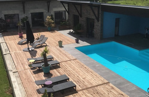 Dampierre Cottage | GÎTES 23M2 with terrace, heated pool, SPA and sauna