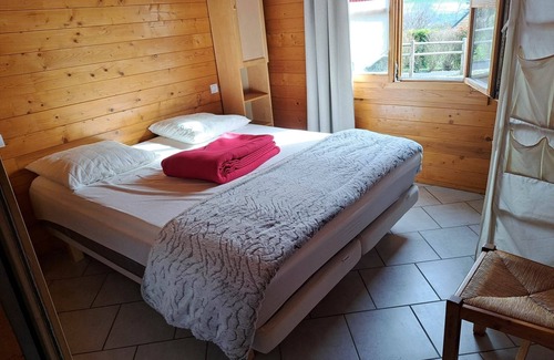 Saint-Flour Apartment | Gites Salères Piscine au sel Chauffée D'avril à Novembre et Spa de Nov-avril