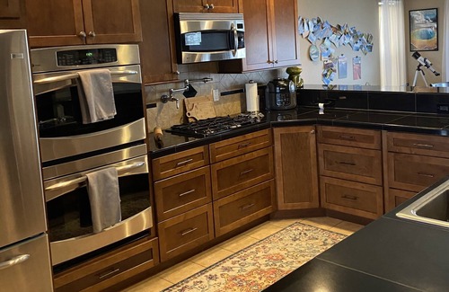Brewster House | Give way to the charm of this Ranch-style home with room for all to enjoy. n