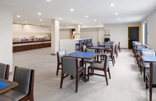 West Bronx Hotel | GLō Best Western Bronx NYC