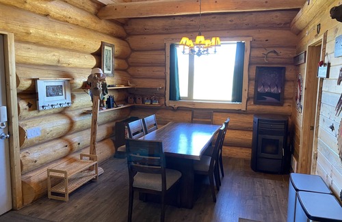 Babb Ski Chalet | Glacier Ridge - Chalet on Divide Ridge overlooking Glacier Park and St Mary Lake