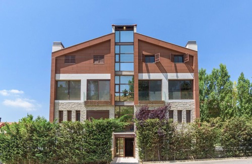 Kfardebian Villa | Glade 2-bedroom Duplex Apt in Kfardebian
