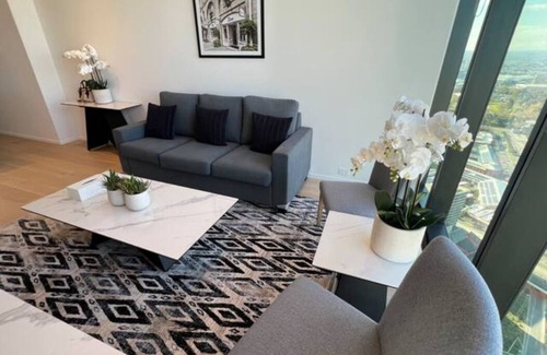 Southbank Apartment | Glamorous 2 bedder Southbank home