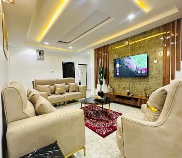 Wuse 2 Apartment | Glamorous 2 Bedroom at Wuse 2 Abuja with 24hr Power WIFI NETFLIX