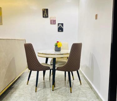 Wuse 2 Apartment | Glamorous 2 Bedroom at Wuse 2 Abuja with 24hr Power WIFI NETFLIX