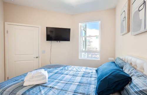 Mid-Wilshire Apartment | Glamorous 3Beds Pool BBQ Near Universal Studio