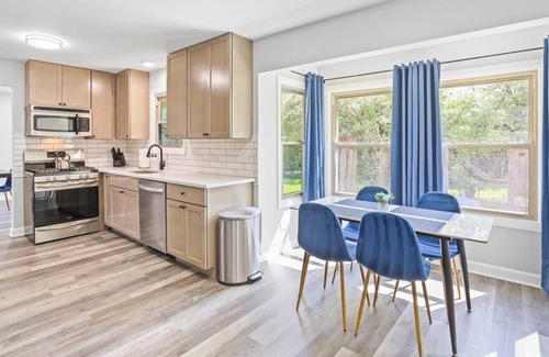Wasco House | Glamorous Game Rm Home, 4 BRS, 2.5 Bath