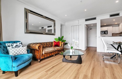 Auckland Central Business District Apartment | Glamorous Getaway - Heart of the Viaduct 'Quays'