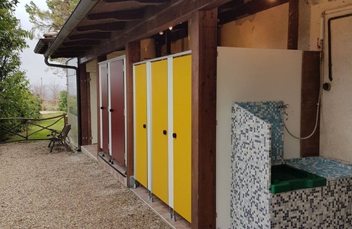 Ortezzano Cabin | Glamping at an Agriturismo in the vineyard