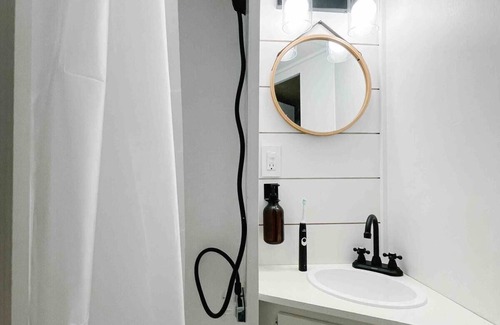 Wrightsboro Apartment | Glamping Getaway! 10 Min to Downtown, 22 min to Beach!