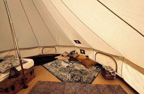 Hvolsvollur RV Rental | Glamping in Hvolsvöllur 5 nn