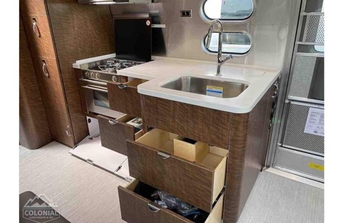 Lorton House | Glamping in the DMV - 2022 Airstream Globetrotter 27FB