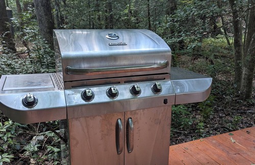 Clarkesville RV Rental | Glamping Retreat in North Georgia Mountains, Fully furnished, With AC
