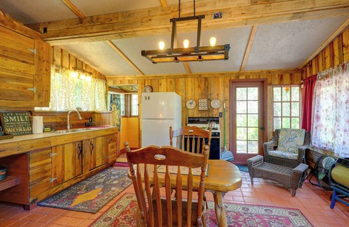 Lutz Cabin | Glamping-Style Cabin on 20-Acre Farm Near Lutz!