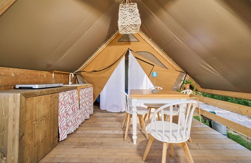 Piombino RV Rental | Glamping 'Tenda Safari Vicino Al Mare' with Shared Garden, Wi-Fi and Air Conditioning