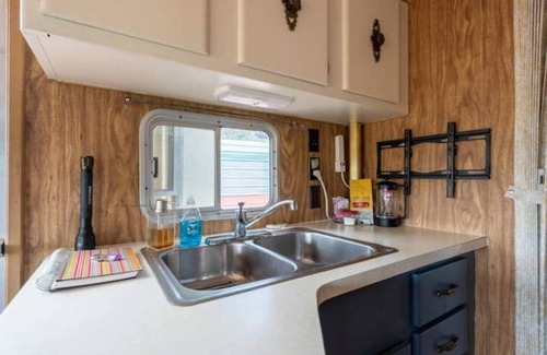 Redmond House | Glamping with a view, but get out and enjoy.