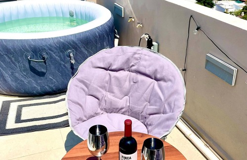 Lafayette RV Rental | Glamping with jacuzzi on 15th floor, Great View