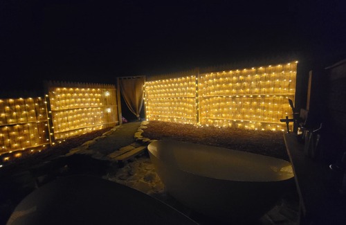 Mount Vision RV Rental | Glamping with soaking tubs in Upstate New York!