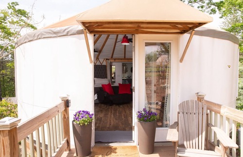 Mill Spring House | Glamping Yurt + Luxury Bath at Serenity Ridge