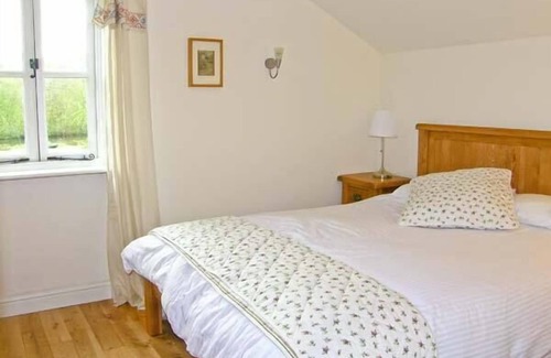 Hendrerwydd Cottage | GLAN CLWYD ISA - LLYN CLWYD, pet friendly, with pool in Bodfari