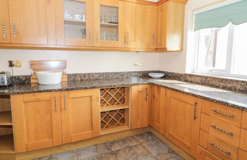 Llanerchymedd House | GLAN GORS, pet friendly, with open fire in Llanerchymedd