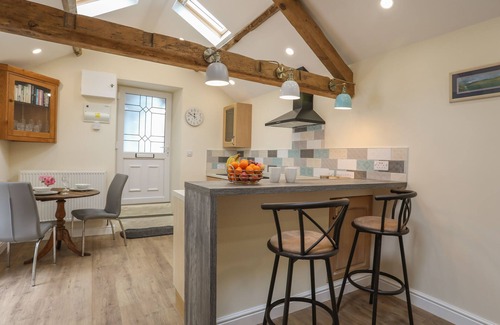 Barmouth Cottage | GLAN MEON COTTAGE, pet friendly in Barmouth