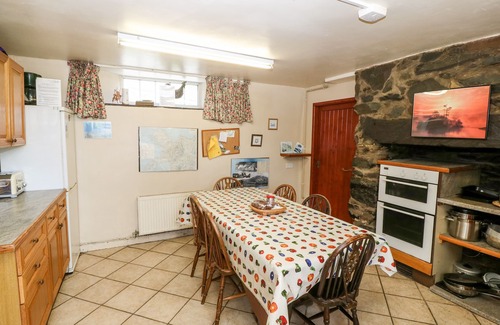 Gallt Y Foel Cottage | GLAN Y GORS, pet friendly, character holiday cottage in Llanberis