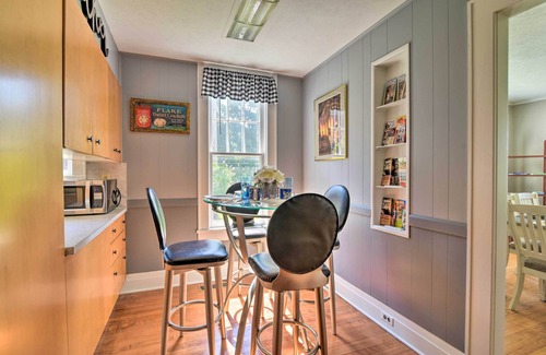 Glasgow House | Glasgow Home w/Porch: Close to Lake & Caves!