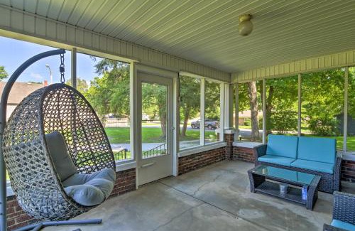 Glasgow House | Glasgow Home with Porch Close to Lake and Caves!