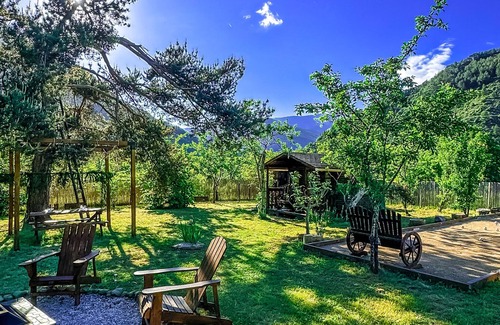 Luceram Ski Chalet | Glass chalet under a shower of stars