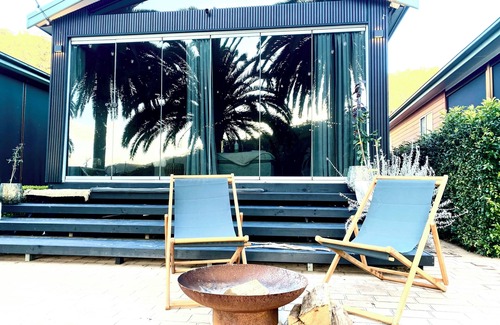 Wisemans Ferry House | Glasshouse on the River is Pet Friendly, bring your boat or jet-ski