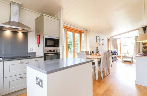 Barnsdale Cottage | GLASTON, pet friendly, with open fire in Exton, Rutland