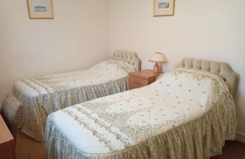 Douglas Apartment | Glen Dhoo Country Cottages - Meadowview Bungalow