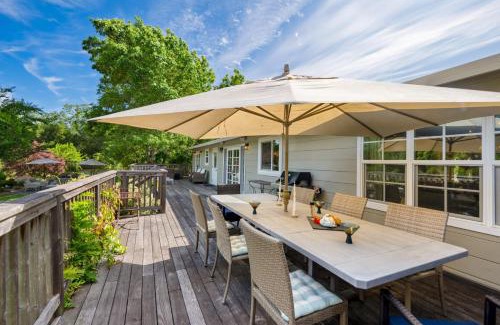 Glen Ellen House | Glen Ellen Escape 5BR Retreat w Pool Hot Tub Hammocks Vineyard Views