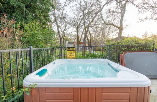 Glen Ellen House | Glen Ellen Estate - Pool, Hot Tub on 2 acres