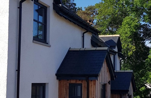 Tomintoul House | Glen Feshie, Tomintoul is only a short walk to the village square.
