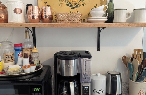 Jim Thorpe Apartment | Glen Onoko Getaway - minutes from the Gorge, 1800s Charm, Modern Comfort