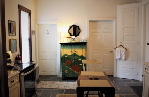 Jim Thorpe Apartment | Glen Onoko Getaway - minutes from the Gorge, 1800s Charm, Modern Comfort
