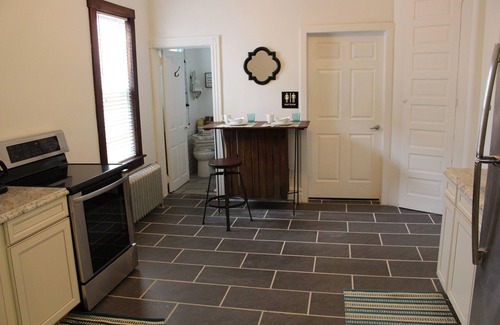Jim Thorpe Apartment | Glen Onoko Getaway - minutes from the Gorge, 1800s Charm, Modern Comfort