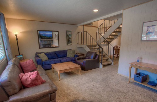 Lake Forest Condo | Glen Sully - Beach, Pool, Tennis, Basketball, Pet Friendly, Wow! (TCC0677)