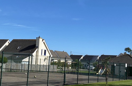 Rosslare House | Glendale Chestnut Grove Holiday Home, Glendale, Rosslare Strand, Co.Wexford - 3 Bed - Sleeps 6