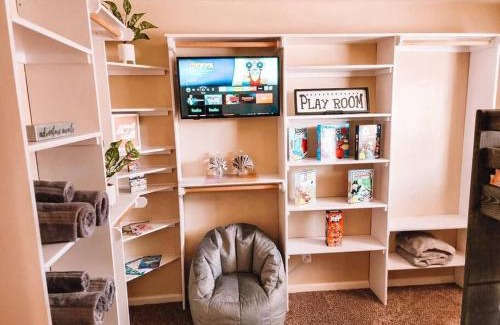 Glendale Villa | Glendale Pool Heat Pet Friendly